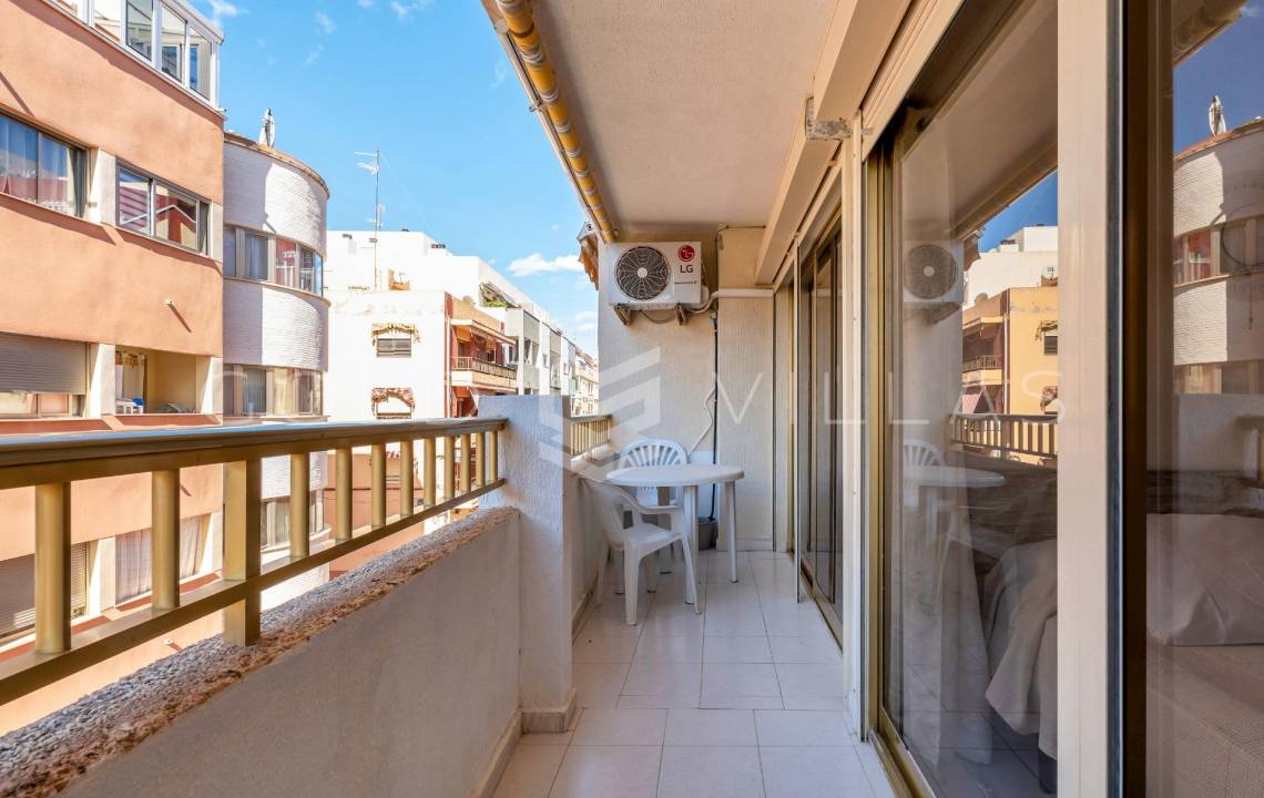 Sale - Apartment - Playa de los locos - Torrevieja