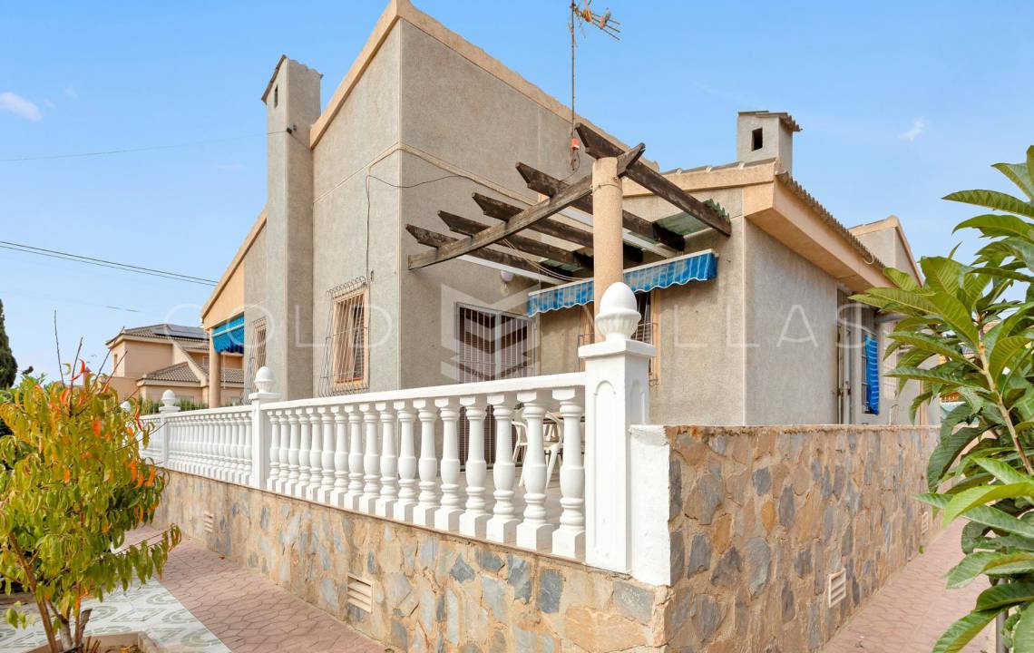 Venta - Chalet - Nueva Torrevieja - Torrevieja