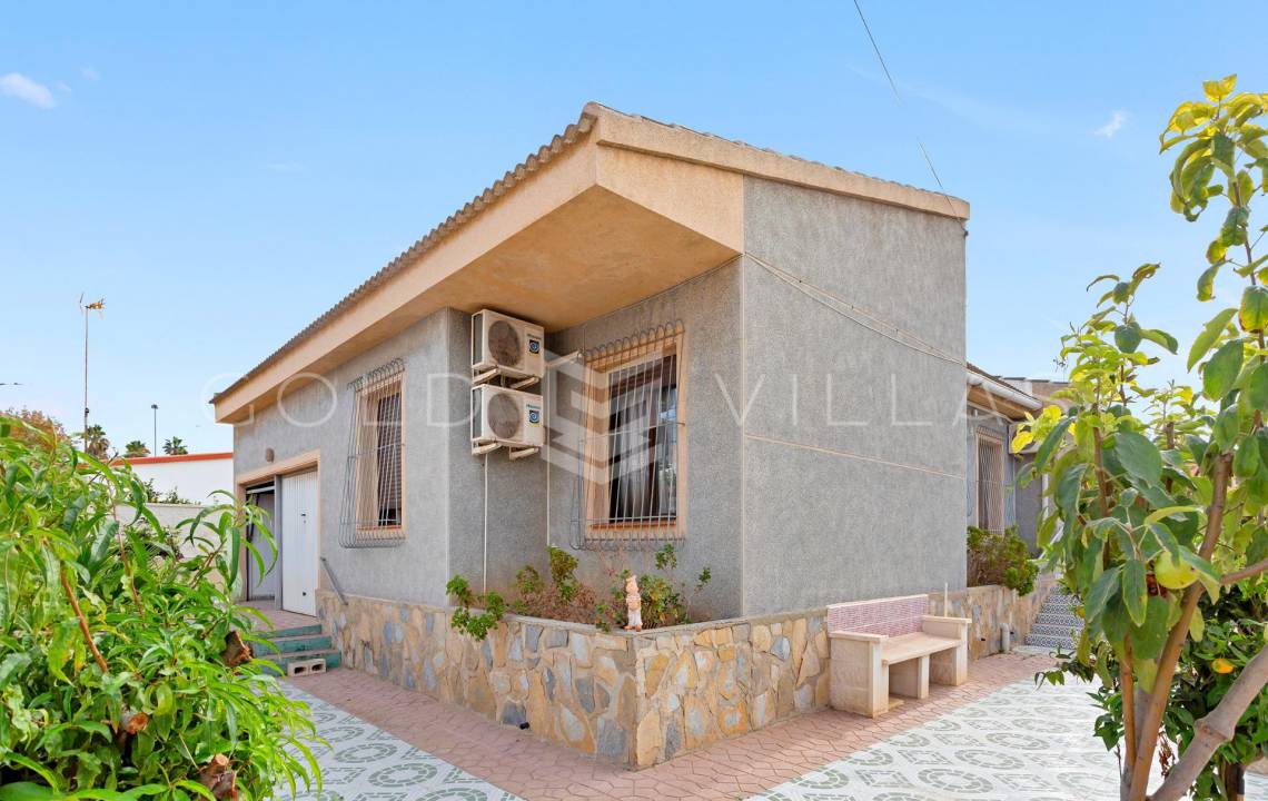 Venta - Chalet - Nueva Torrevieja - Torrevieja