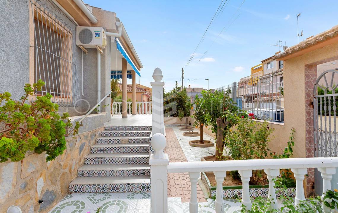 Sale - Single family house - Nueva Torrevieja - Torrevieja